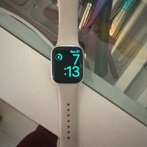 Apple Smartwatch with Light Beige Band series 7 RoseGold